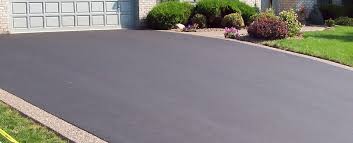 Best Driveway Pressure Washing  in Des Peres, MO